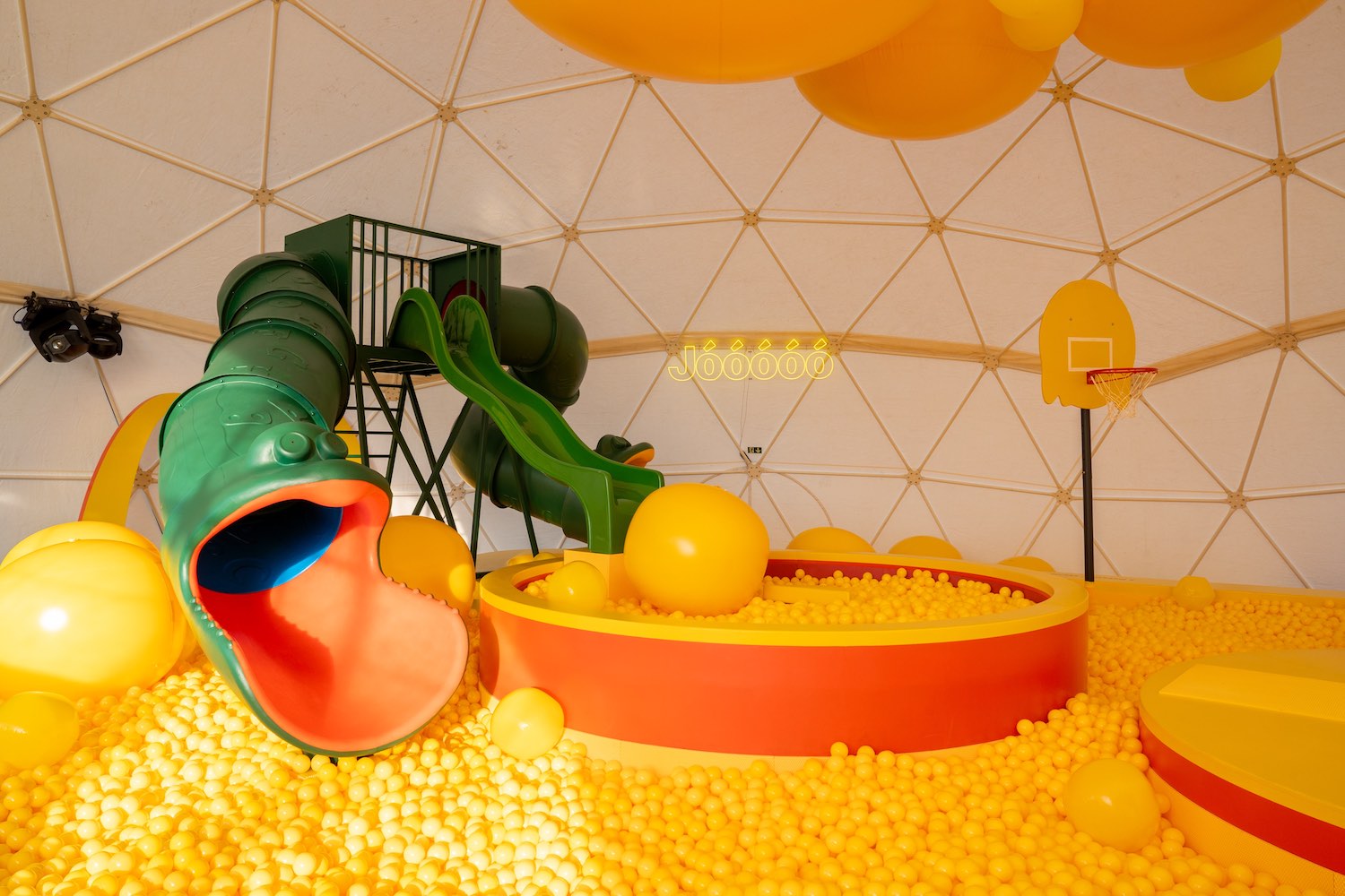 McDonalds_kulickovybazen_Ball_Pit_olomouc_tobogan
